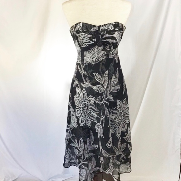 White House Black Market Dresses & Skirts - White House Black Market Dress Strapless Halter Boho Floral Black White Size 0